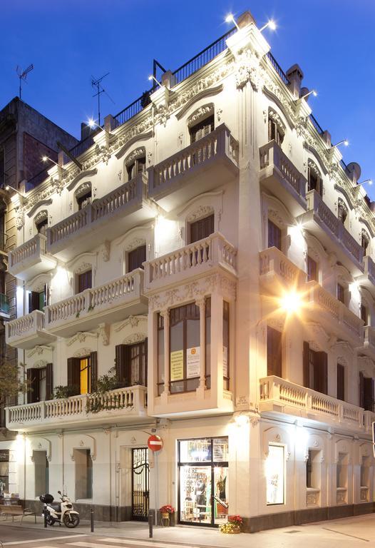 Click&Flat Seneca Suites Барселона Екстериор снимка