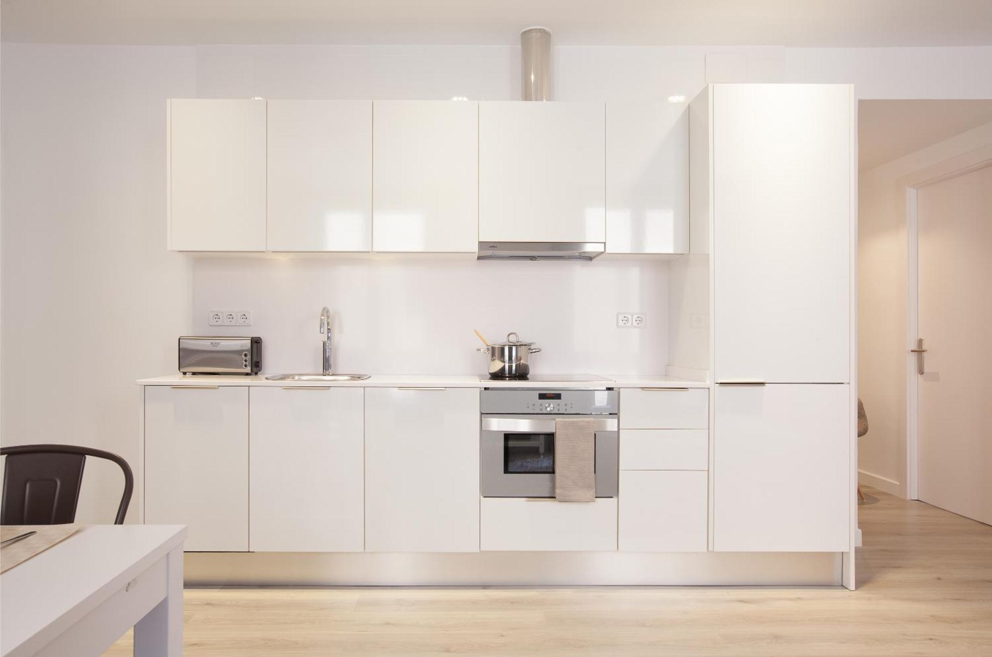 Click&Flat Seneca Suites Барселона Екстериор снимка