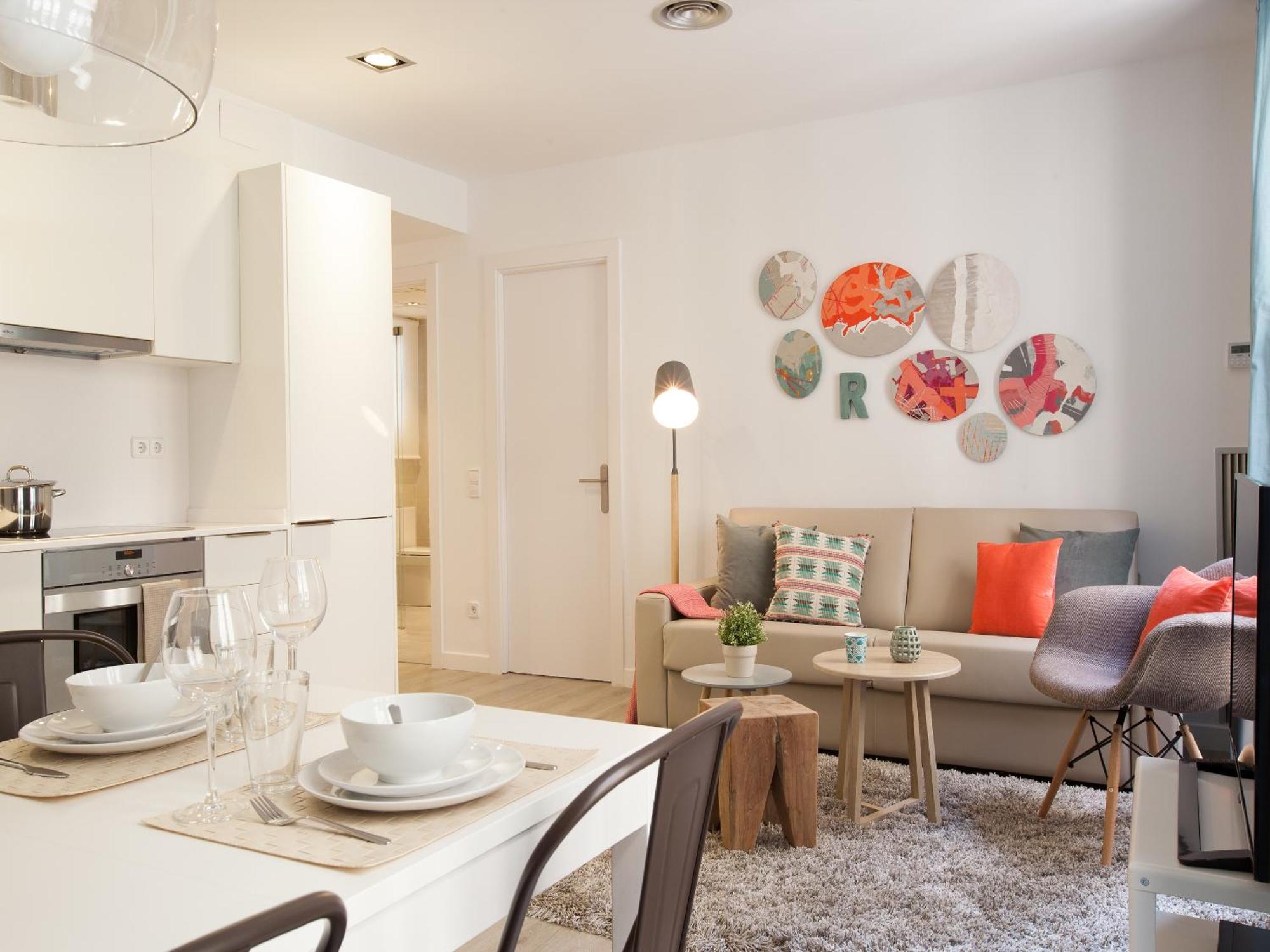 Click&Flat Seneca Suites Барселона Екстериор снимка