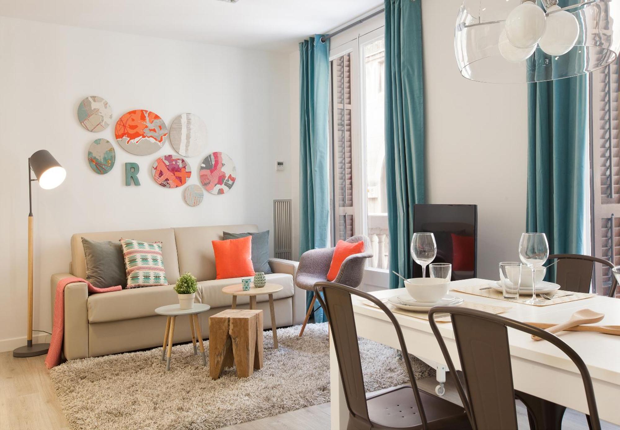 Click&Flat Seneca Suites Барселона Екстериор снимка