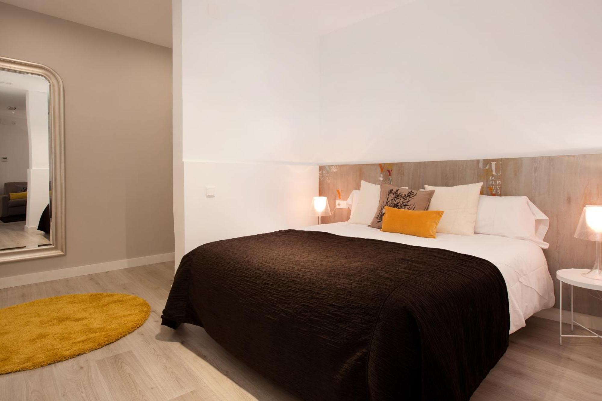Click&Flat Seneca Suites Барселона Стая снимка