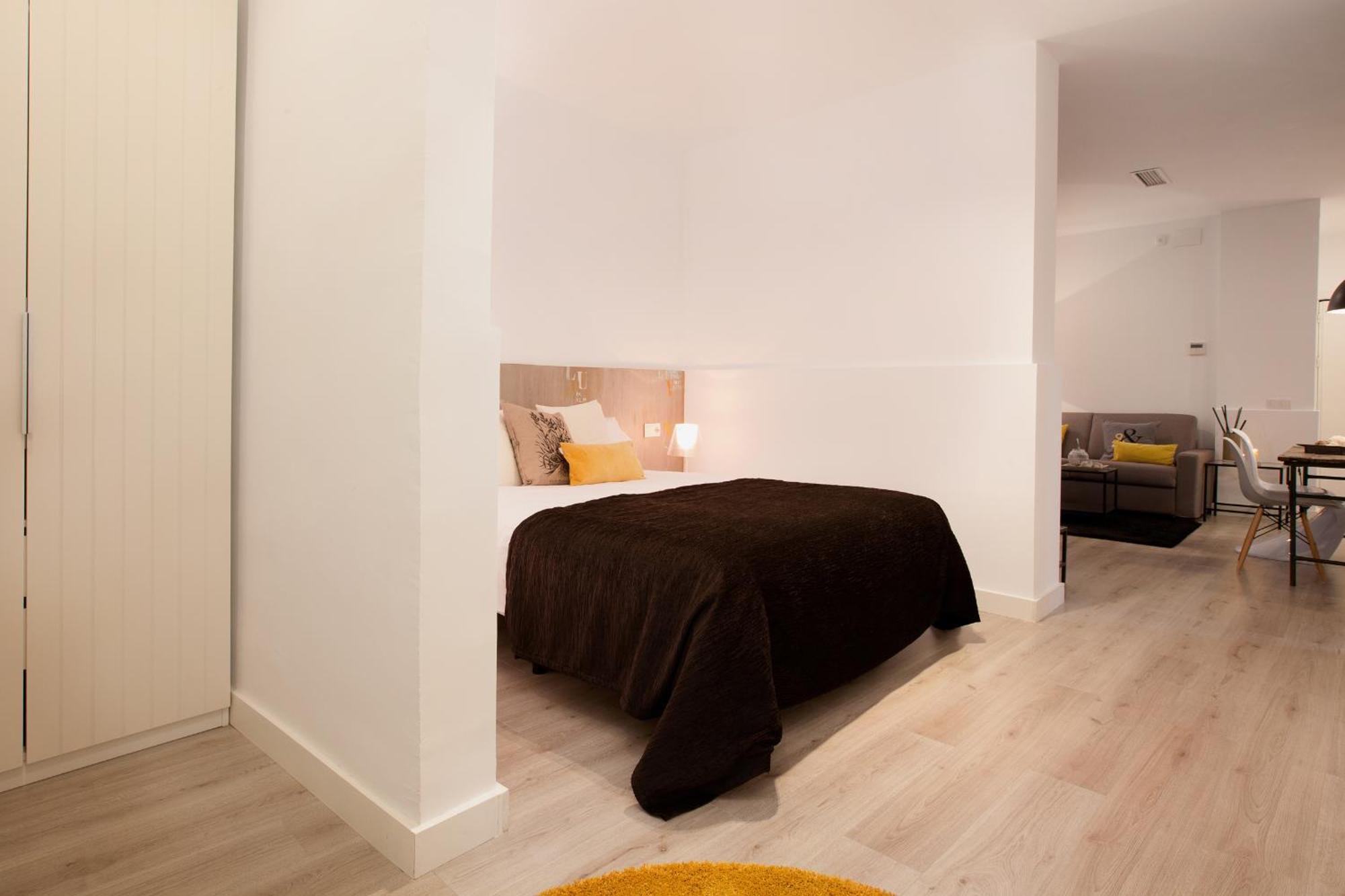 Click&Flat Seneca Suites Барселона Стая снимка