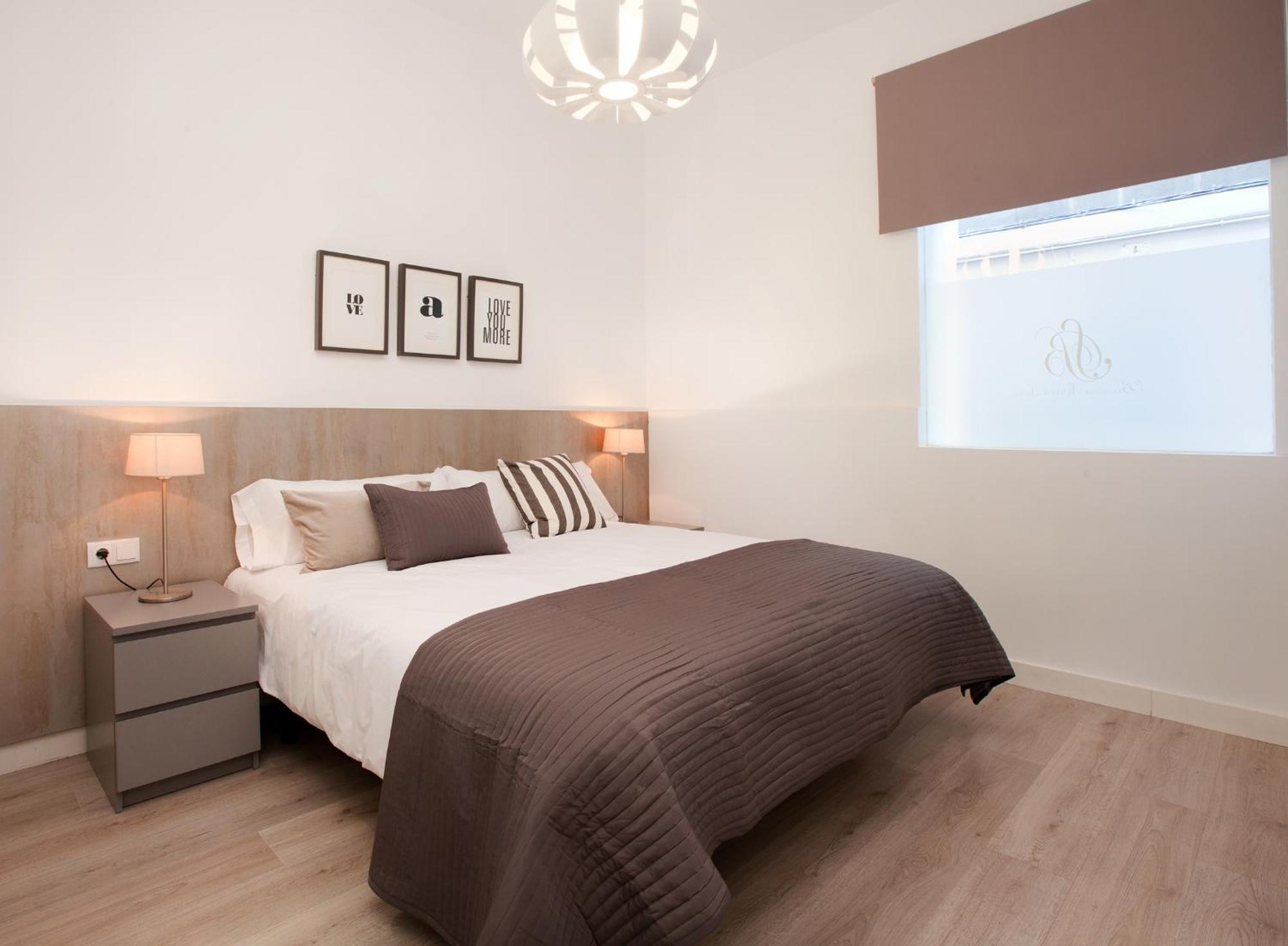 Click&Flat Seneca Suites Барселона Стая снимка