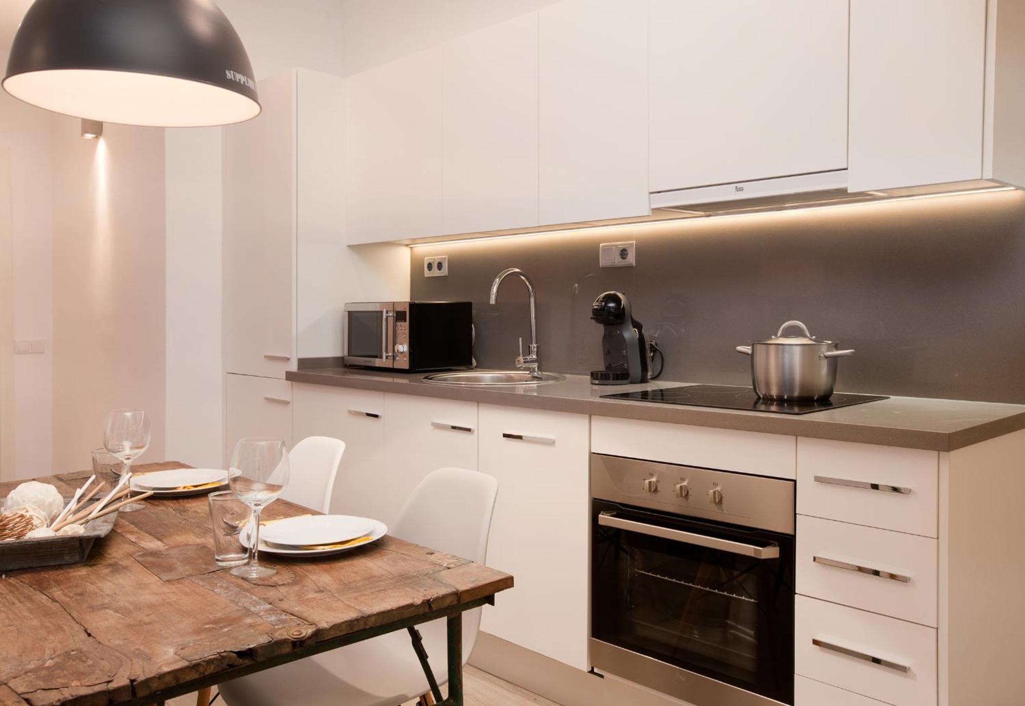 Click&Flat Seneca Suites Барселона Стая снимка