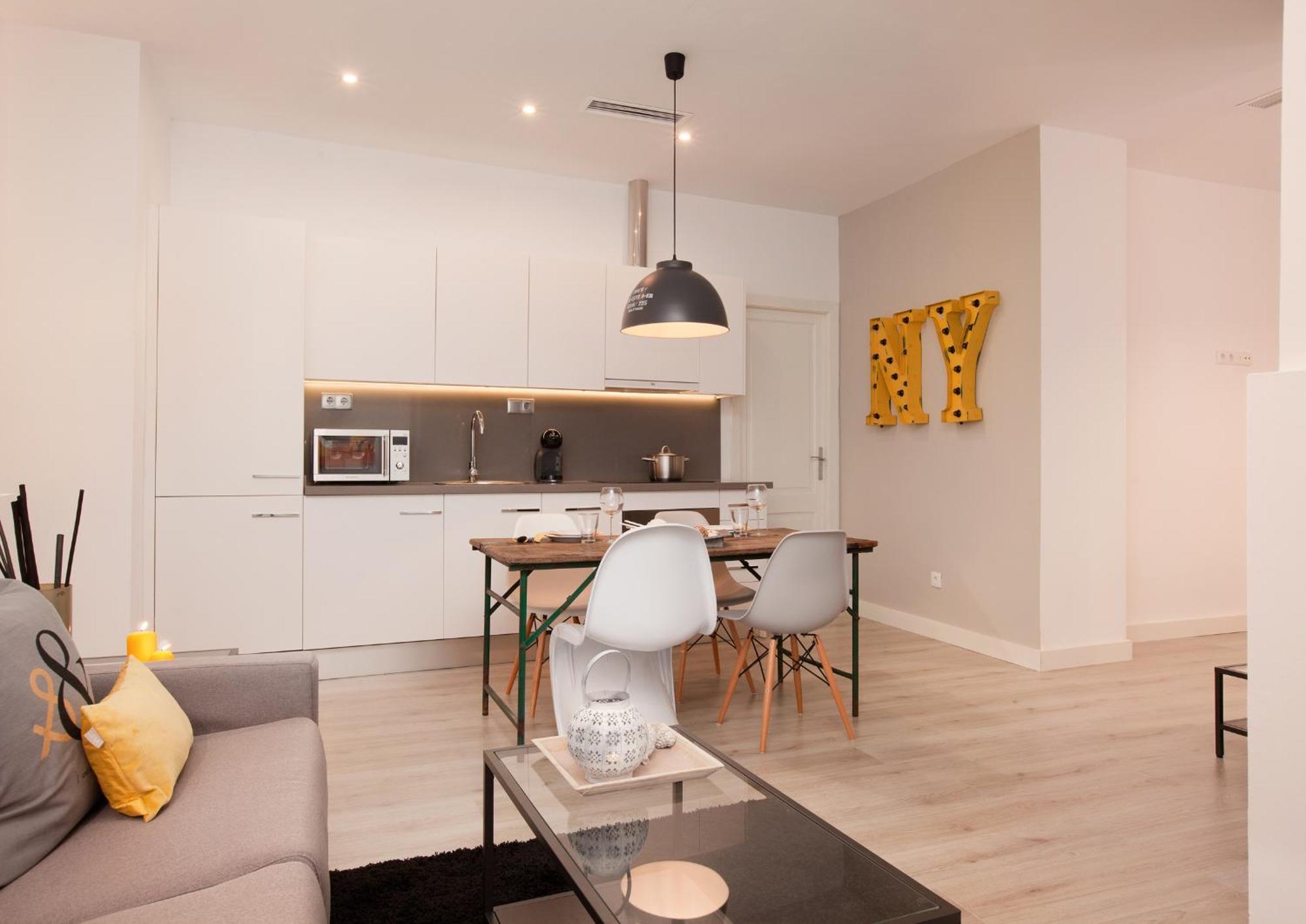 Click&Flat Seneca Suites Барселона Стая снимка