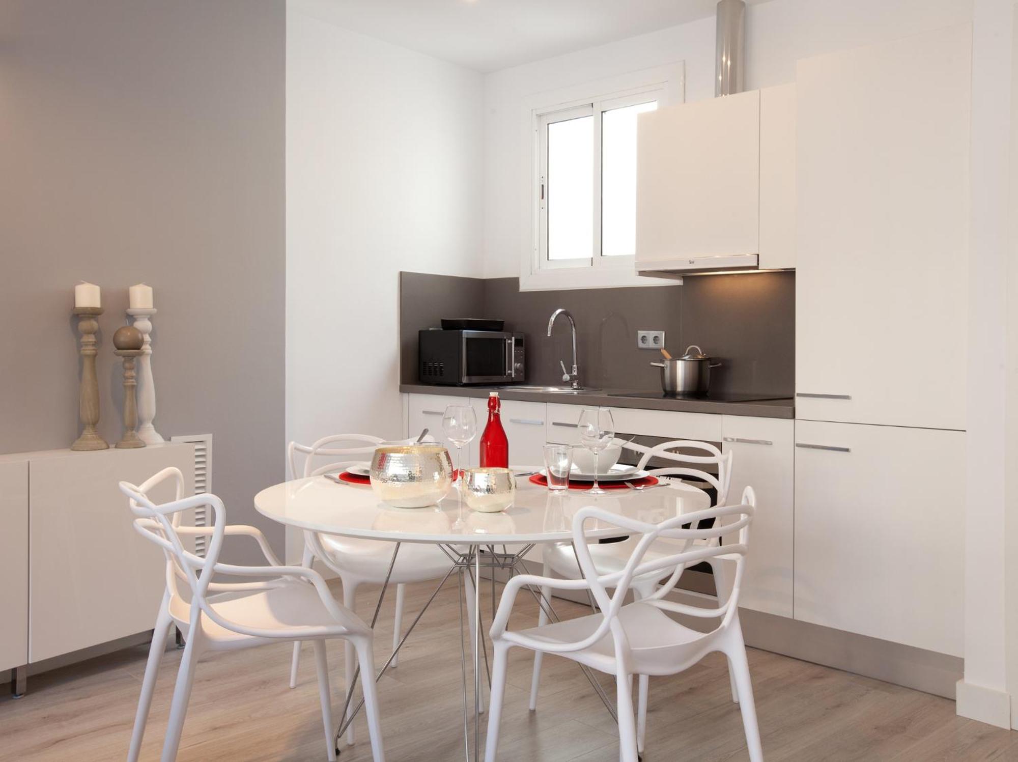 Click&Flat Seneca Suites Барселона Стая снимка