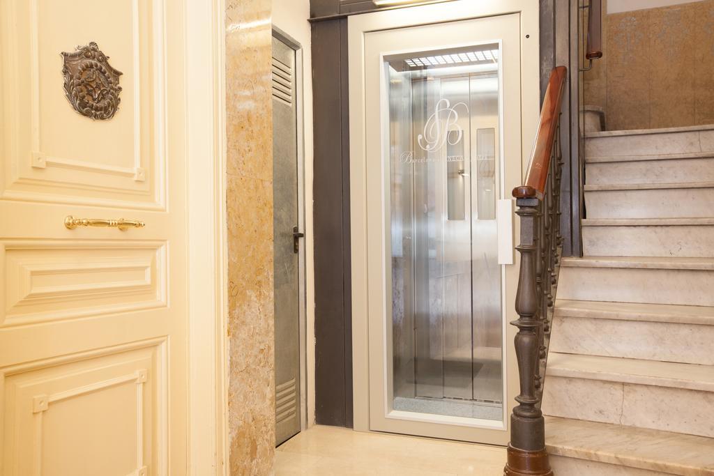 Click&Flat Seneca Suites Барселона Екстериор снимка